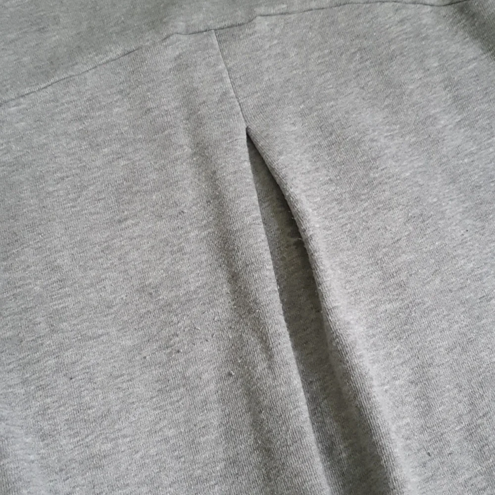 GUC alo funnel neck sweatshirt, size L - Picture 9 of 9